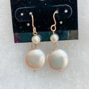 Coin pearl earrings